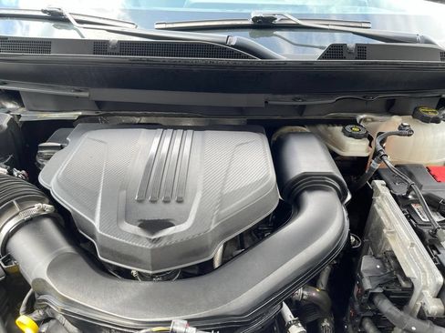 Used 2025 Chevrolet Traverse Z71 w/ Enhanced Driving Package AWD/4WD image 25