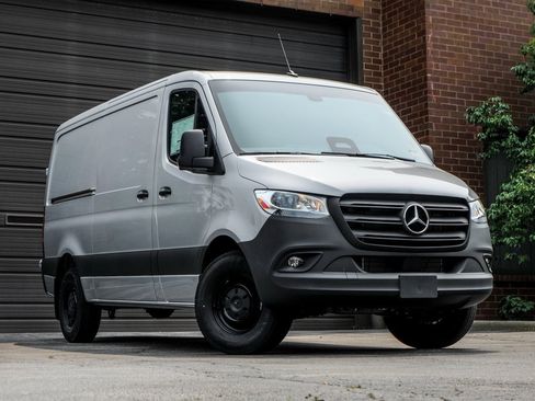 Used 2025 Mercedes-Benz Sprinter 2500 image 1