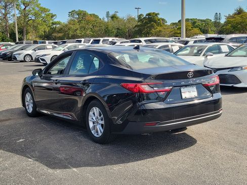Used 2025 Toyota Camry LE image 4