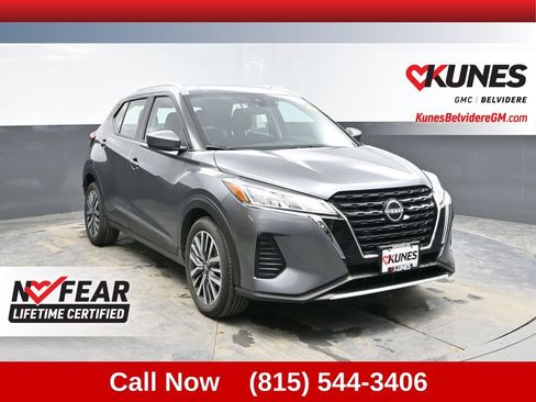 Used 2024 Nissan Kicks SV image 1