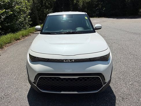 Used 2024 Kia Soul LX w/ LX Technology Package FWD image 3