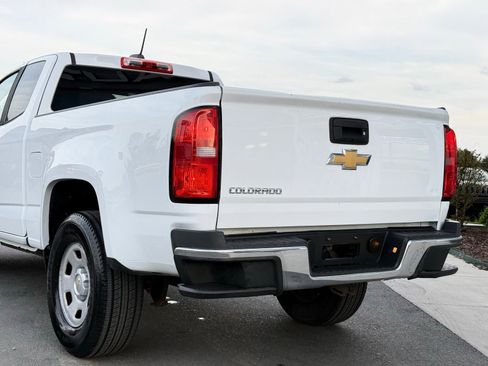 Used 2017 Chevrolet Colorado W/T w/ WT Convenience Package RWD image 4