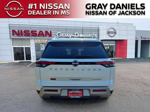 Certified 2024 Nissan Pathfinder Platinum w/ Cargo Package FWD image 7