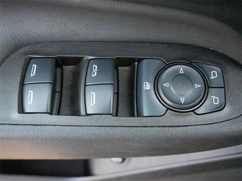 Used 2024 Chevrolet Equinox LT image 18