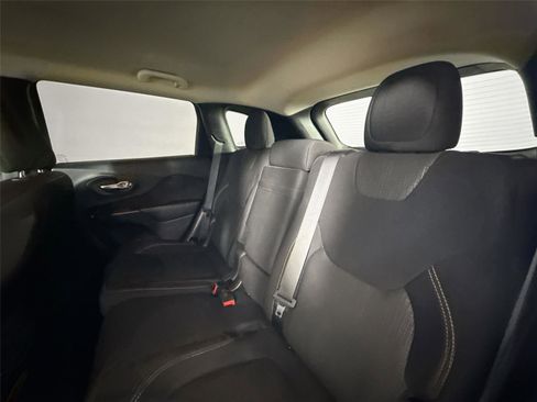 Used 2016 Jeep Cherokee Latitude image 29