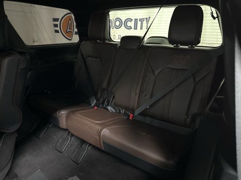 Used 2021 Ford Expedition King Ranch image 41