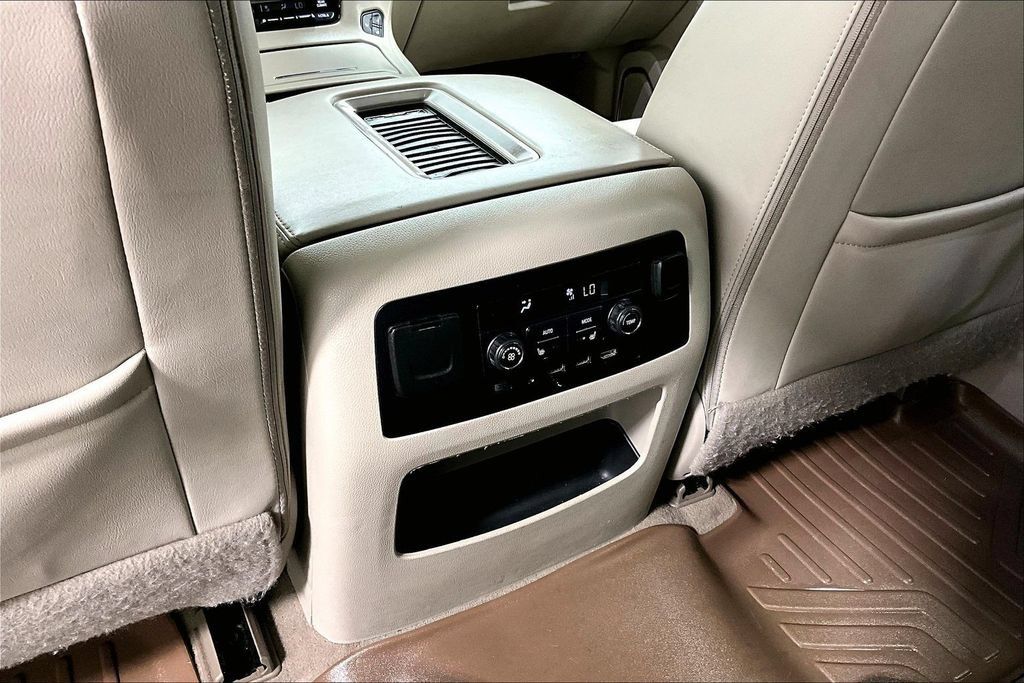 Used 2020 GMC Yukon Denali w/ Open Road Package AWD/4WD image 30