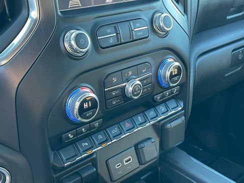 Used 2020 GMC Sierra 1500 AT4 w/ AT4 Premium Package image 16