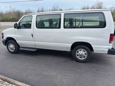 Used 2011 Ford E-150 and Econoline 150 Wagon w/ PWR Windows & Locks Group image 6