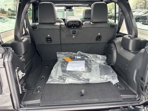 New 2026 Jeep Wrangler Unlimited Rubicon 392 image 3