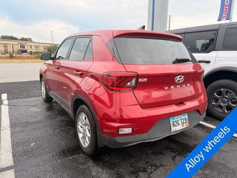 Used 2021 Hyundai Venue SE FWD image 9