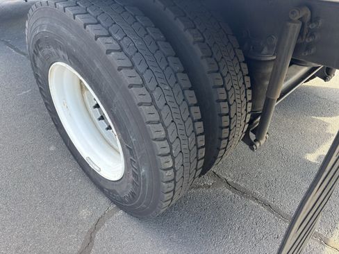 Used 2021 Ford F750 2WD Regular Cab Super Duty image 8