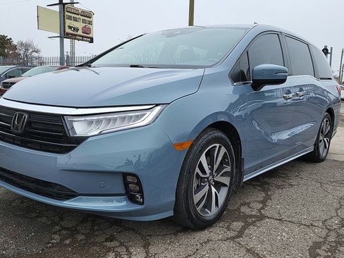 Used 2023 Honda Odyssey Touring image 4