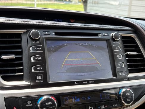 Used 2016 Toyota Highlander Limited FWD image 10
