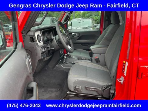 Certified 2025 Jeep Wrangler Unlimited Sahara AWD/4WD image 44
