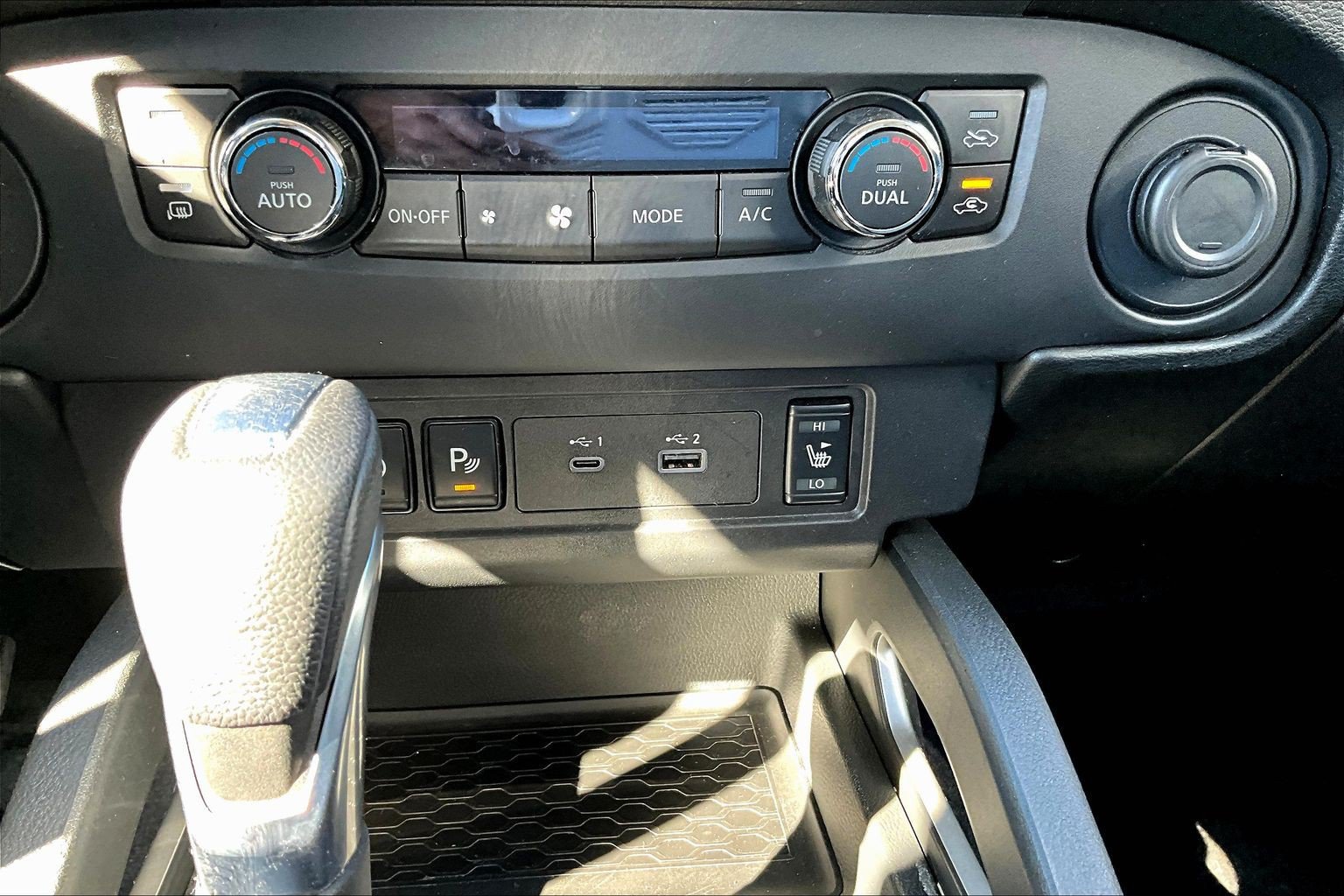 Used 2024 Nissan Frontier SV w/ SV Convenience Package RWD image 13