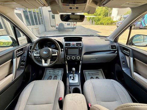 Used 2017 Subaru Forester 2.5i Limited AWD/4WD image 6