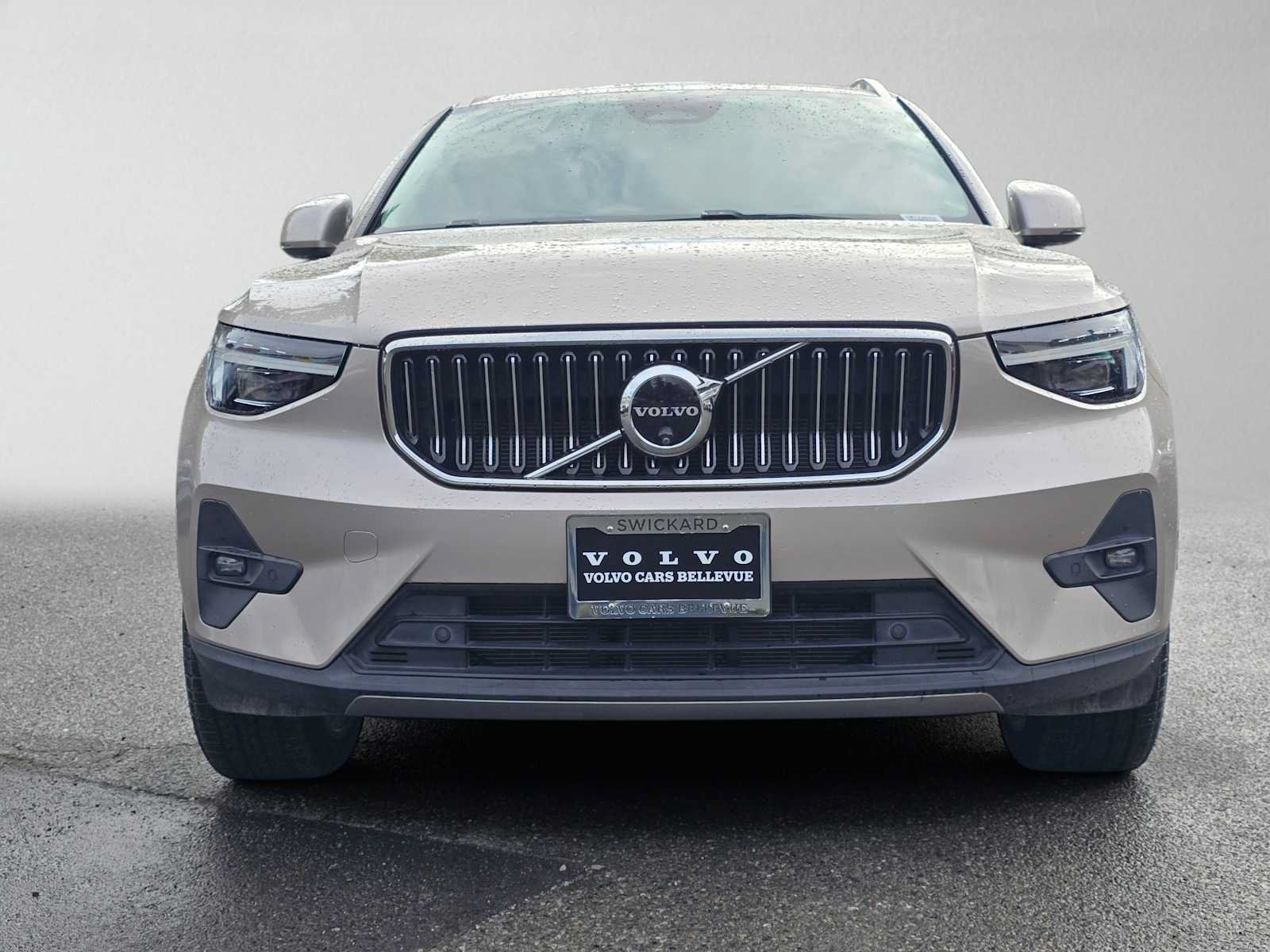 Certified 2024 Volvo XC40 B5 Plus w/ Protection Package Premier AWD/4WD image 9