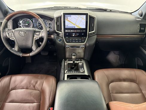 Used 2016 Toyota Land Cruiser AWD/4WD image 17