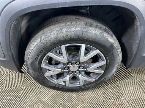 Used 2023 GMC Acadia SLT FWD image 11