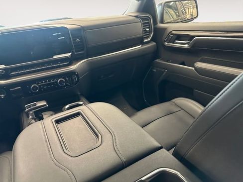 Used 2022 Chevrolet Silverado 1500 LT Trail Boss w/ LT Trail Boss Premium Package AWD/4WD image 11