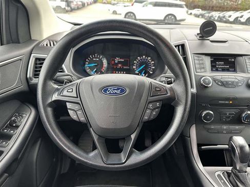 Used 2018 Ford Edge SE image 13
