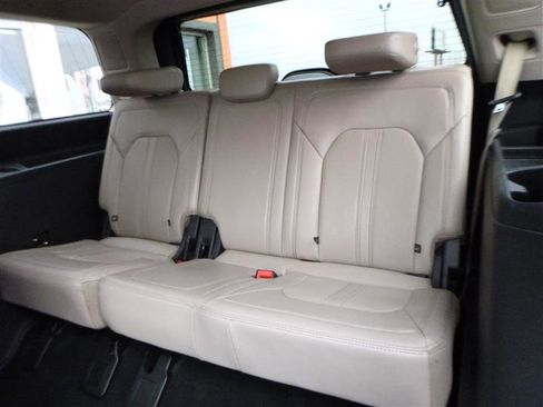 Used 2022 Ford Expedition Limited image 7