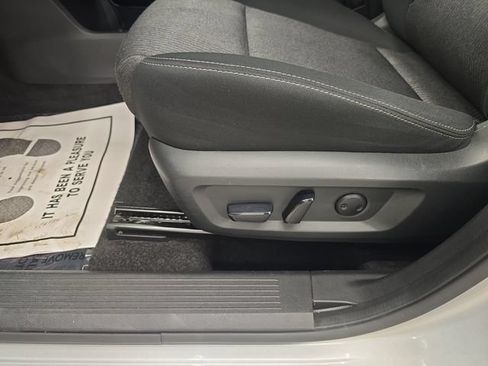 Used 2025 Nissan Rogue SV AWD/4WD image 33