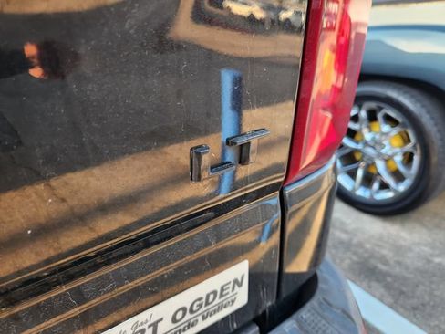 Used 2023 Chevrolet Silverado 1500 LT Trail Boss w/ LT Trail Boss Premium Package AWD/4WD image 9