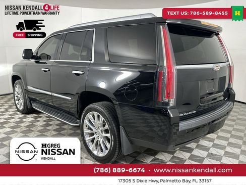Used 2018 Cadillac Escalade Luxury image 8