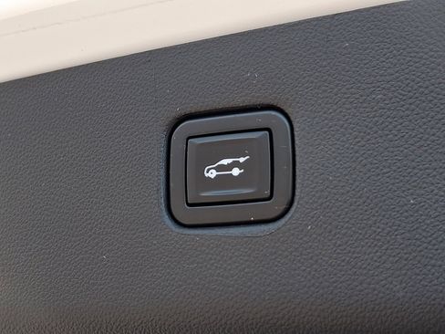 Used 2022 Chevrolet Blazer LT AWD/4WD image 30