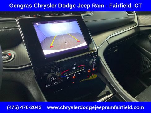 Certified 2025 Jeep Grand Cherokee Altitude AWD/4WD image 17
