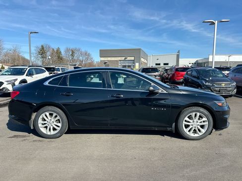 Used 2017 Chevrolet Malibu LT image 14