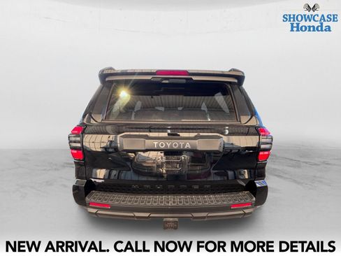 Used 2025 Toyota 4Runner SR5 AWD/4WD image 8