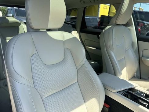 Used 2022 Volvo XC60 B5 Inscription w/ Advanced Package FWD image 10