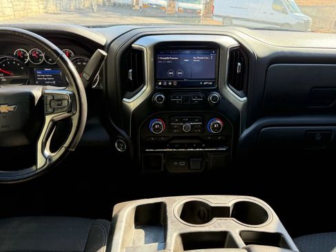 Used 2021 Chevrolet Silverado 1500 LT AWD/4WD image 18