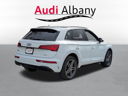 Used 2024 Audi Q5 e Premium Plus w/ Premium Plus Package image 6