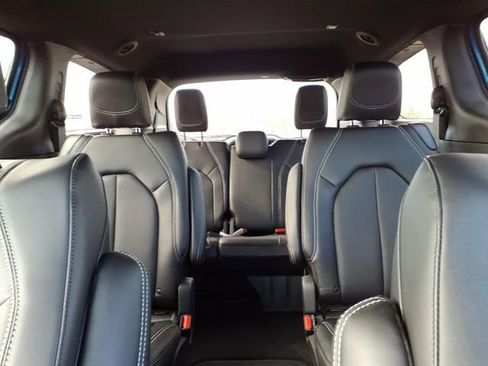 New 2026 Chrysler Pacifica Select image 27
