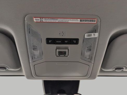 Used 2025 Toyota RAV4 LE AWD/4WD image 18