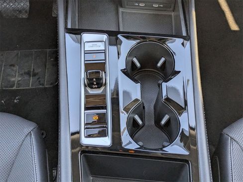 Used 2024 Volkswagen Atlas SE image 26