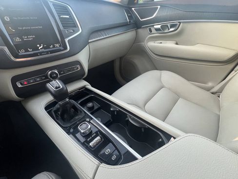 Used 2020 Volvo XC90 T6 Momentum AWD/4WD image 35