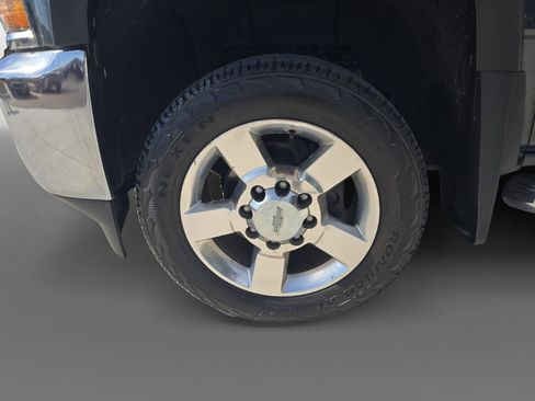 Used 2018 Chevrolet Silverado 2500 LT w/ All Star Edition image 9