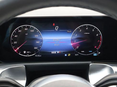 Used 2025 Mercedes-Benz GLB 250 4MATIC image 32