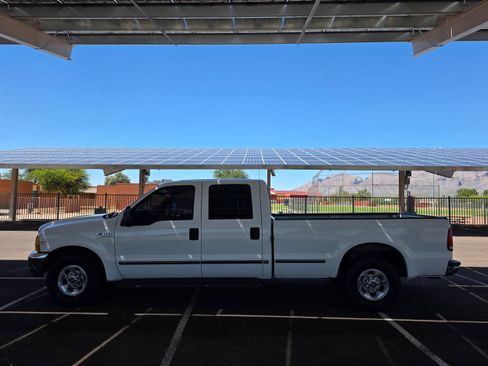 Used 1999 Ford F350 Lariat RWD image 2