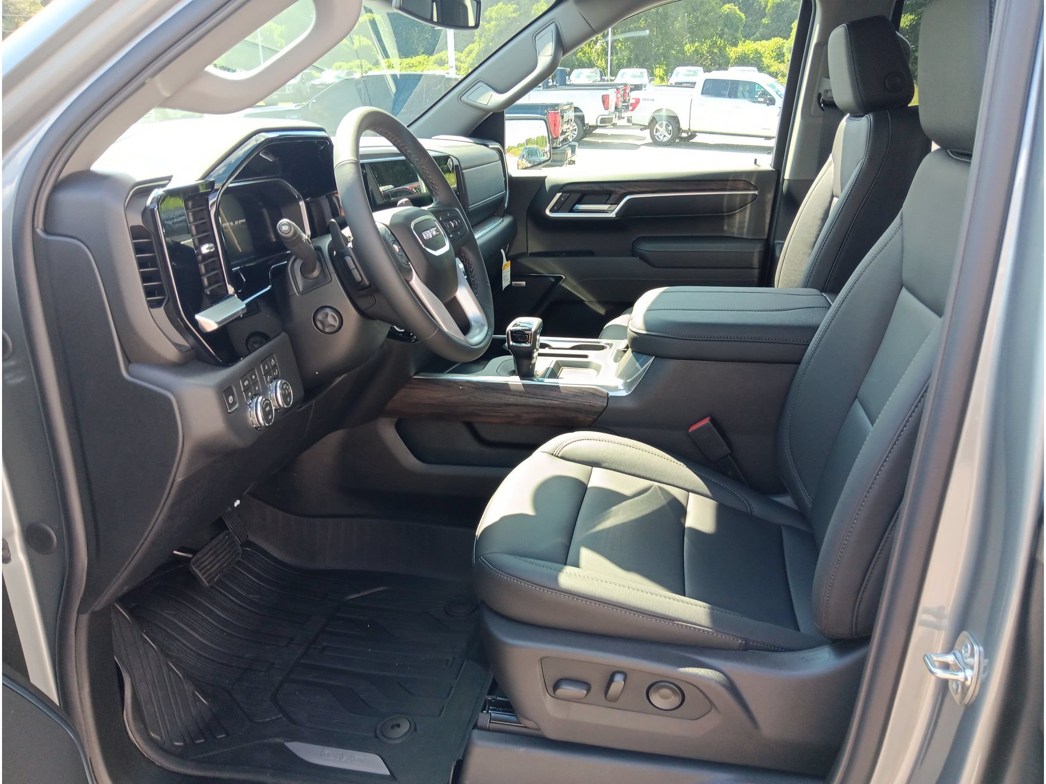 New 2026 GMC Sierra 1500 SLT w/ SLT Premium Plus Package AWD/4WD image 7