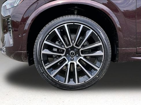 New 2026 Volvo XC90 B6 Plus w/ Protection Package Premier AWD/4WD image 13