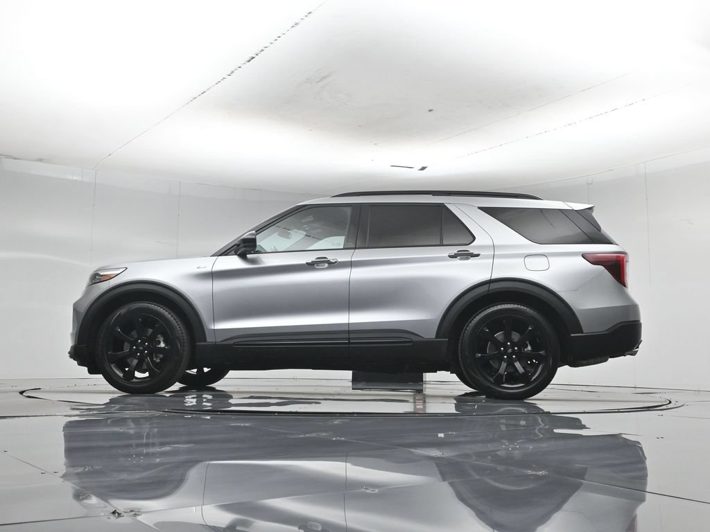 Used 2024 Ford Explorer ST-Line w/ Class IV Trailer Tow Package RWD image 59