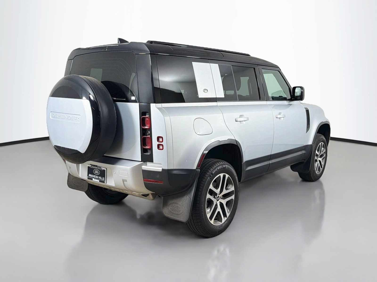 Used 2024 Land Rover Defender 110 S AWD/4WD image 5