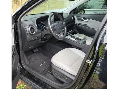 Used 2023 Hyundai Kona Limited FWD image 5