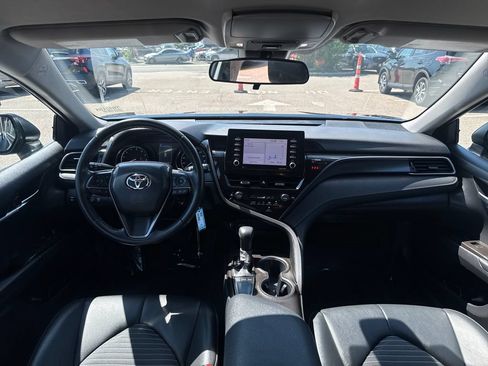 Used 2022 Toyota Camry SE FWD image 10